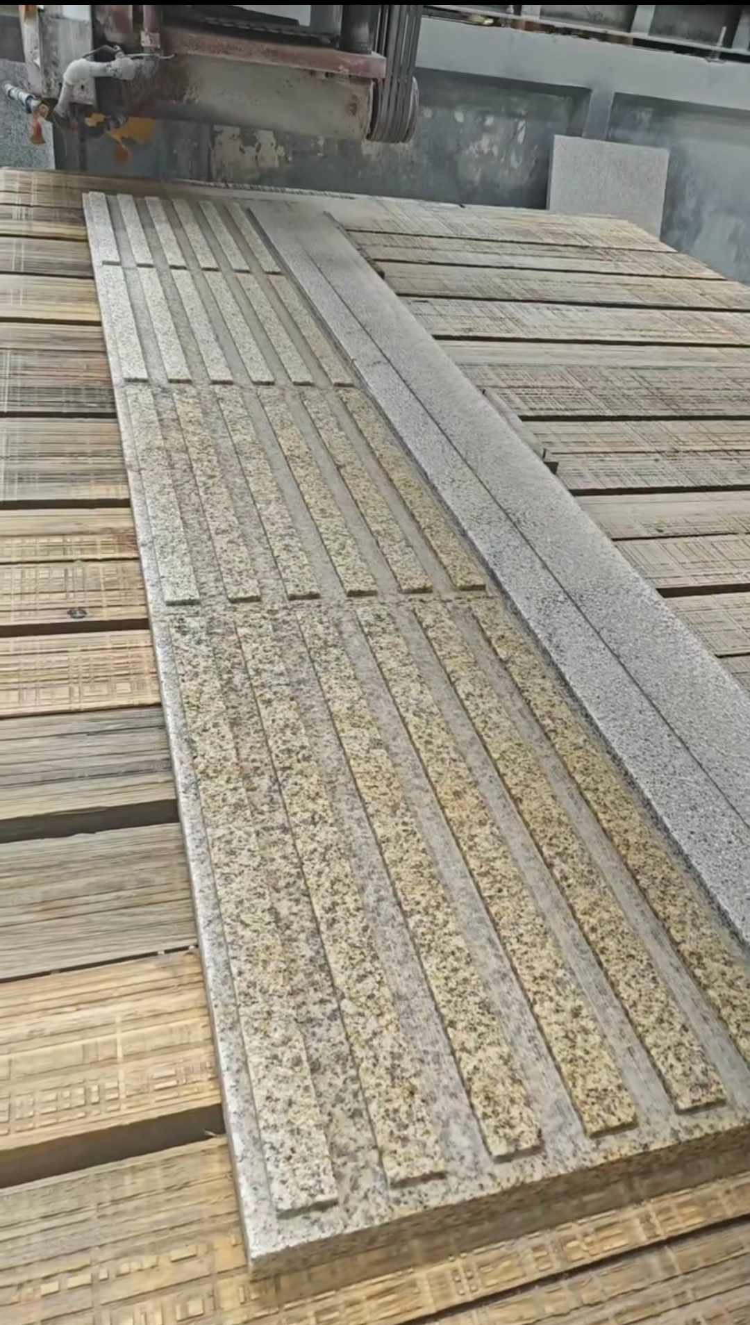 遂宁黄金麻盲道石 盲条