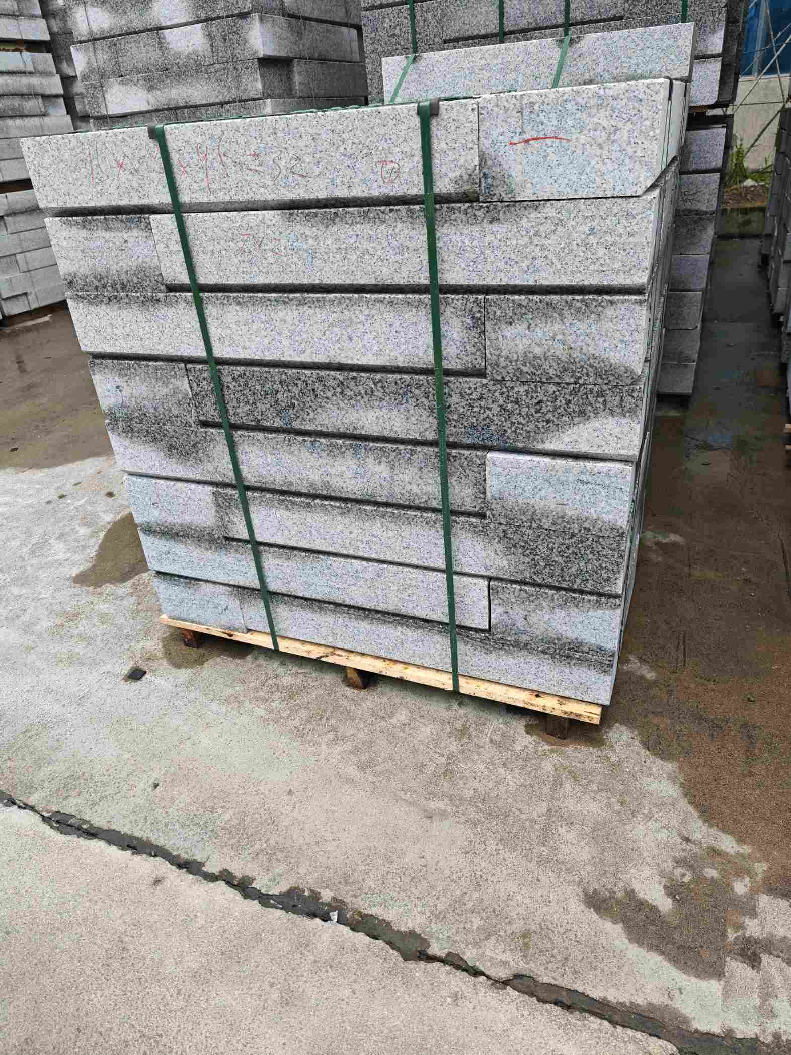 遂宁芙蓉白路牙石，马路牙子